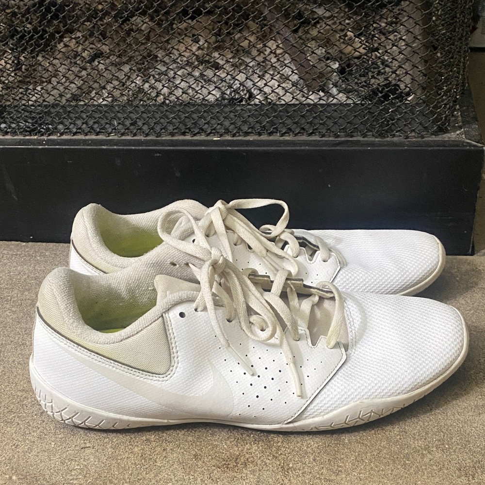 Nike Women's Sideline IV Cheerleading Shoe White | Pure Platinum Size 8